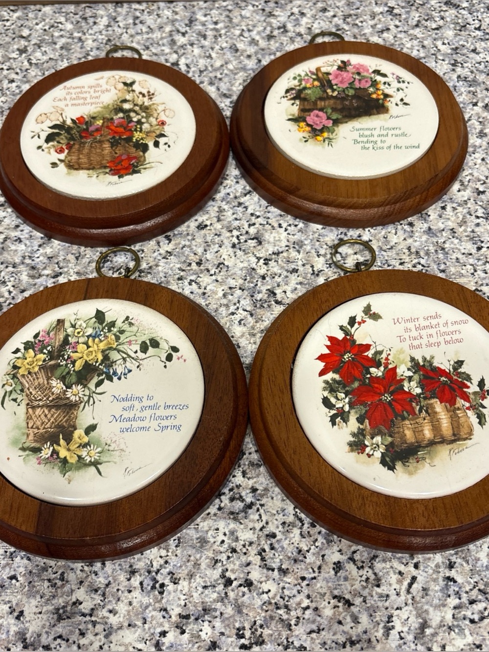 Set Of 4 Round Ceramic Wood Wall Or Trivets - Flowers - Robert Fobear